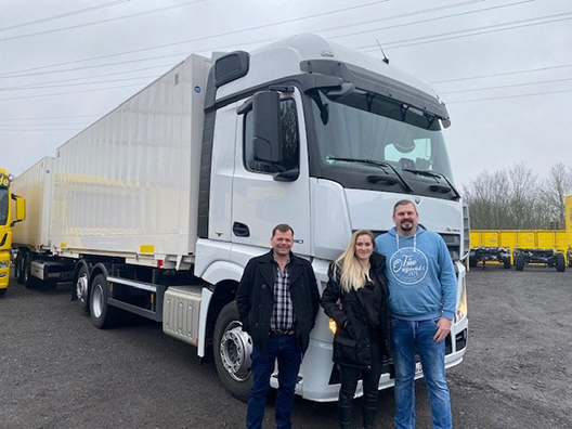 Fahrschultrucks.de - Ihr starker Partner für Miete - Leasing - Kauf von Fahrschulnutzfahrzeugen.