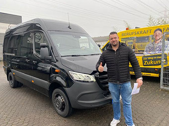 Fahrschultrucks.de - Ihr starker Partner für Miete - Leasing - Kauf von Fahrschulnutzfahrzeugen.