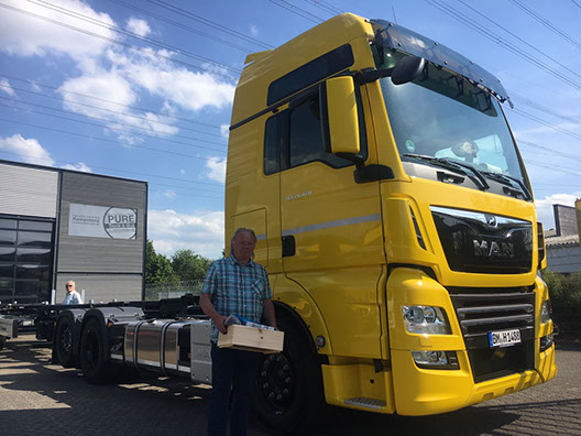 Fahrschultrucks.de - Ihr starker Partner für Miete - Leasing - Kauf von Fahrschulnutzfahrzeugen.